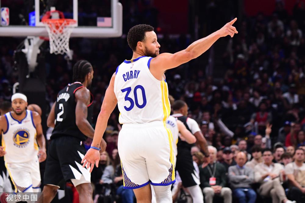 球迷们看到 球迷们看到